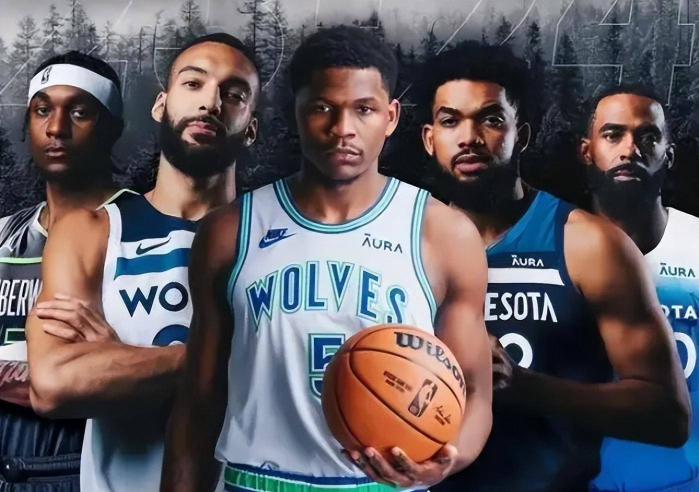 全国花滑锦标赛双人滑短节目：隋文静／韩聪获得85.97分 位列第一