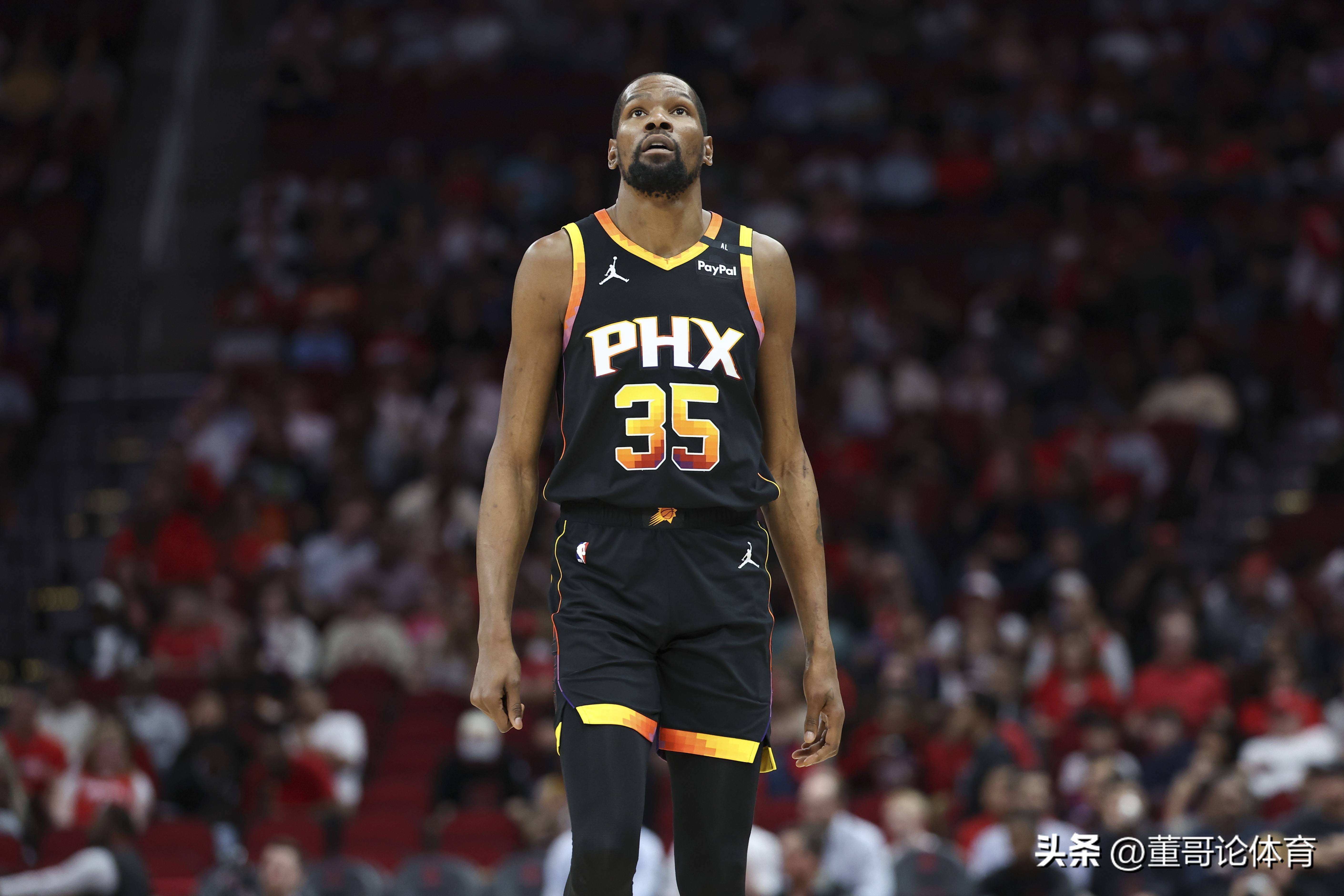 翻修球场，“连滚带爬”为的是“从从容容”