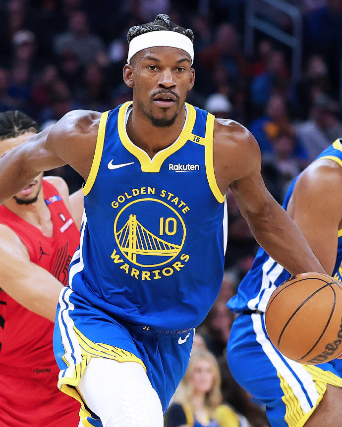 1.36亿合同+27.6分+防守落选！科比怒喷队友开启81分屠龙倒计时！