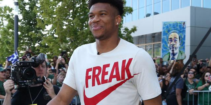 [NBA]哈登手感火热 外线三分手起刀落