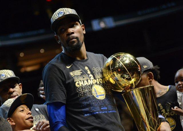 美记：经历上次失败后篮网已放弃吸引巨星，目前专注于选秀